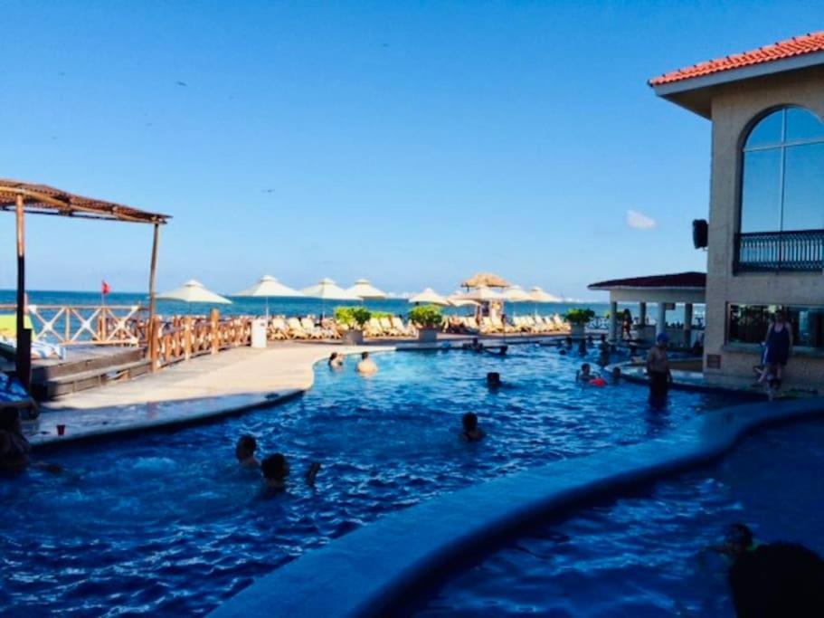Punta Me Apartment Beach Front In The Hotel & Waterpark Канкун Екстер'єр фото